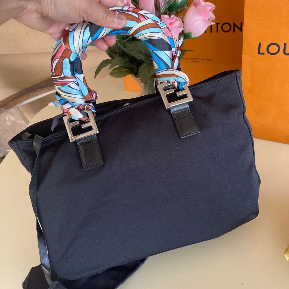 🖤🖤🖤Fendi nylon handbag with pouch❤️💼 - Picture 14 of 15